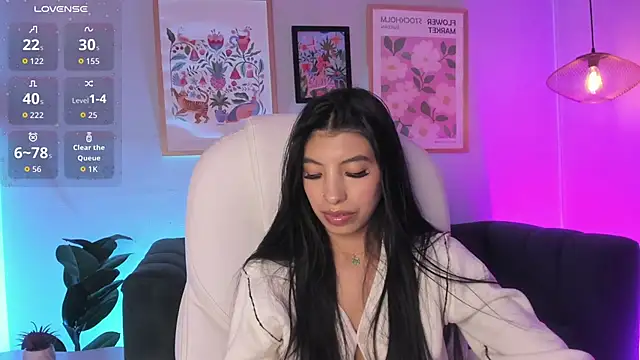 Tiffany_Low webcam