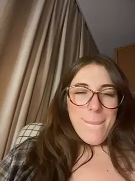 MommmyYummy webcam