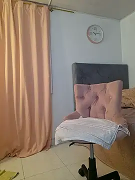 christy_ant webcam