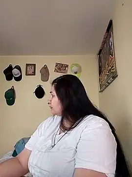 LauraHorny69 webcam