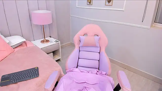 MadeleynRose webcam