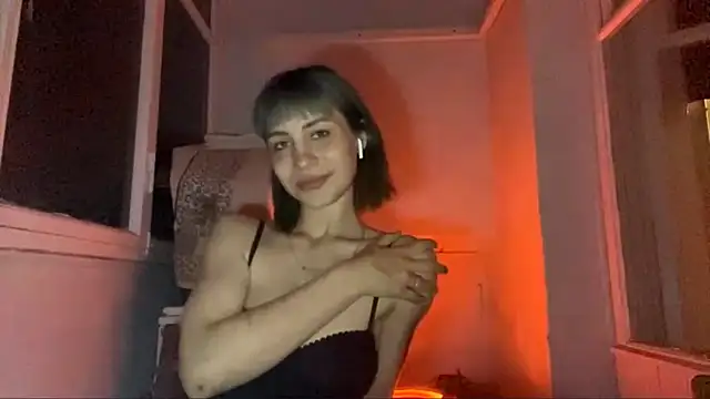 SuccubKira webcam