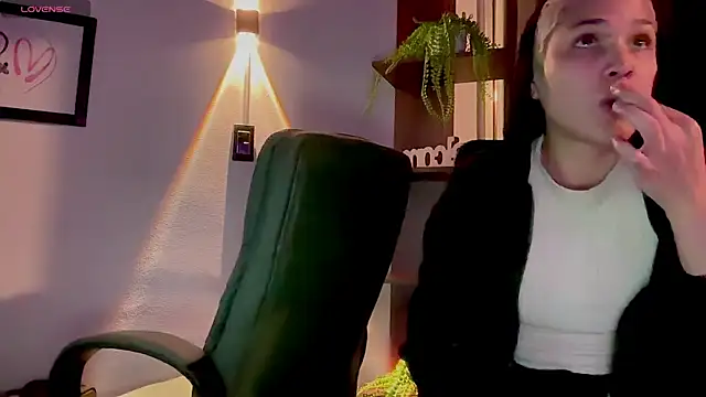 MarcellaGriffin webcam