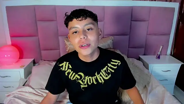 Nathanbelll live sex cam