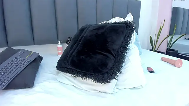 sam_doll_ webcam
