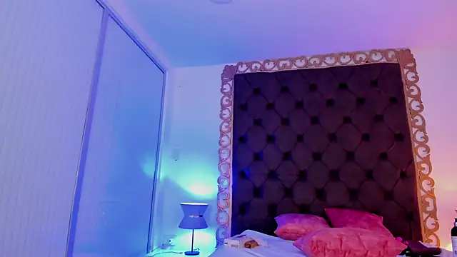 SelenaBloom webcam