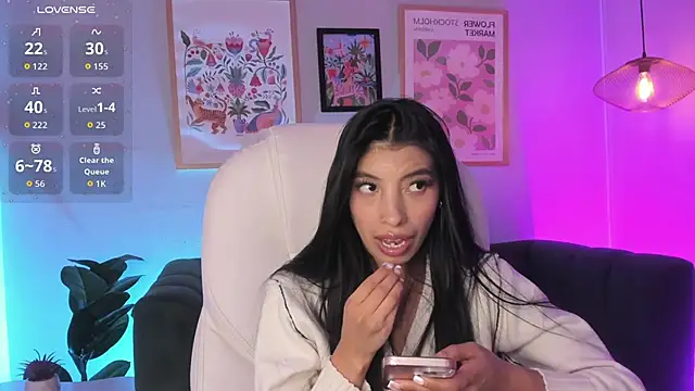 tiffany_low - Tiffany_Low's free webcam - UK Sex Cams