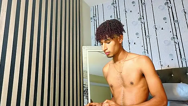 Alex_Bloom webcam