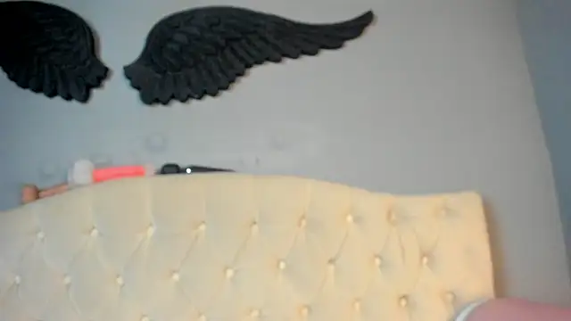 HeidiLune webcam
