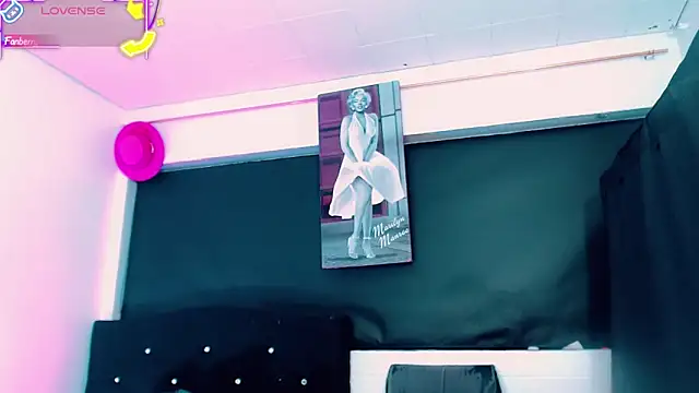 Kendall_hornyy webcam