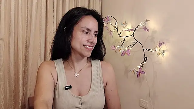 bella_exhibition (Ask my age) - Naughty doggy