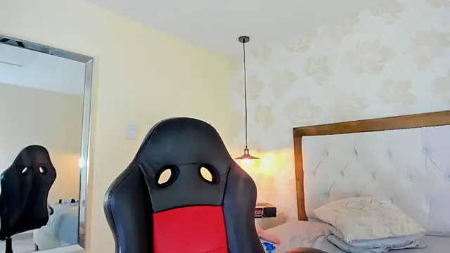 IRISCLARK1 realistic dildo cam model