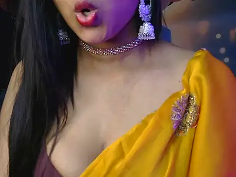 its-samyara (F teen) - Boobs show 😚🫣
