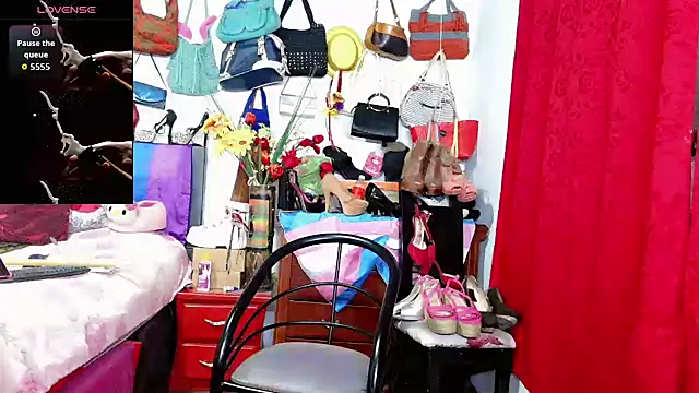 xiaraa26 - Xiaraa26's free webcam - UK Sex Cams