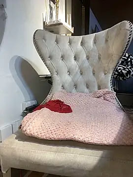 Cloe_pink1 webcam