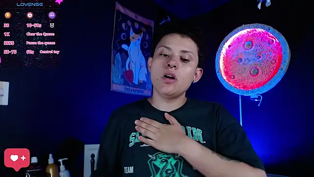 girl_intense444 webcam