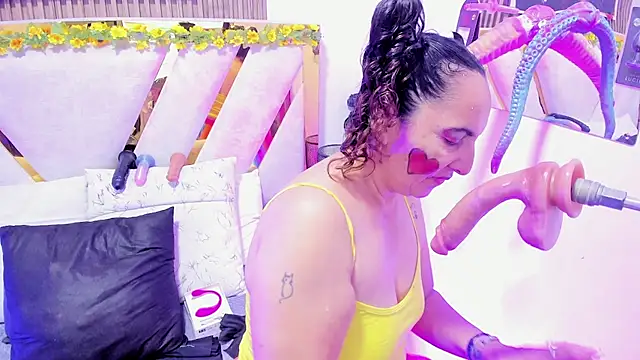 Luna_Naughty1 live cam