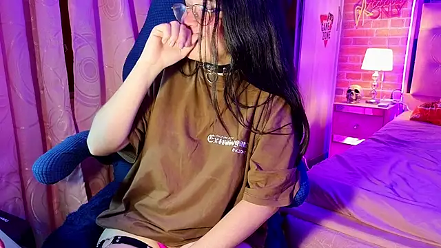 Yorumakie_777 webcam