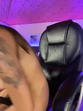 Isabella18_pink webcam