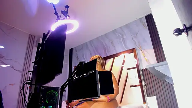 lola_hornei webcam