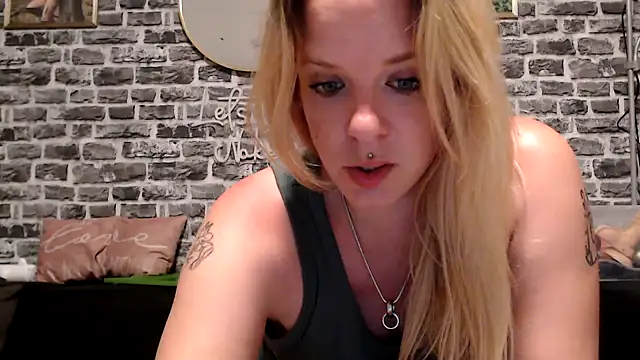 SexyMilf_1987 webcam