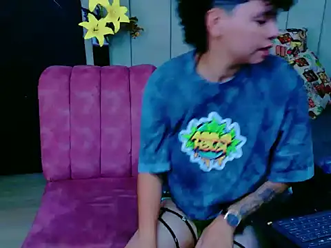 NikiEvanz webcam