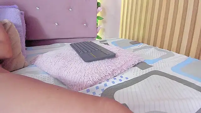 lovely__kiss__ webcam