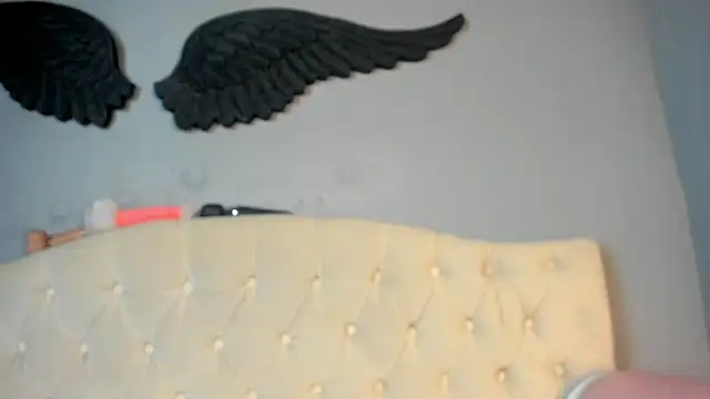 HeidiLune webcam