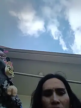 HornyKerujieTrans webcam