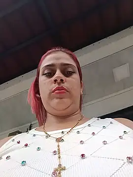maribelle1 (F young) - Show boobs in public