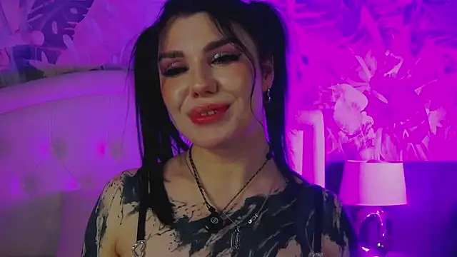 MaeveMoon webcam