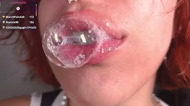 bri_von_dhara__ webcam