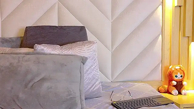 Katalina_Alvarezz webcam