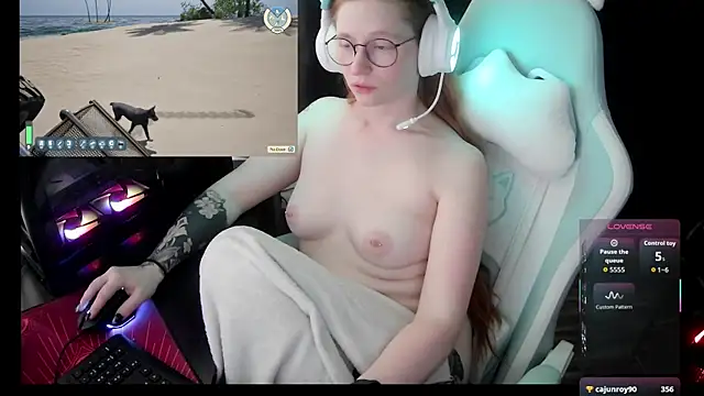 LilyFoxxx webcam