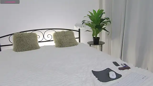 DollyTena webcam