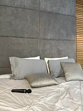EllaSanz_ webcam