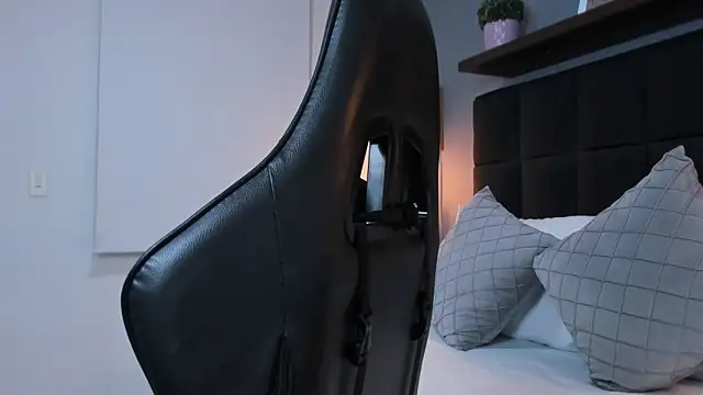 kira_relish webcam