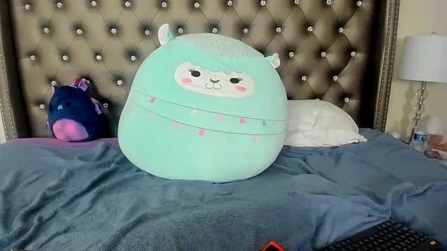 NadiaLyla webcam
