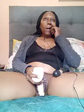 munchies_xxx (F milf) - Tokens make me horny 💦