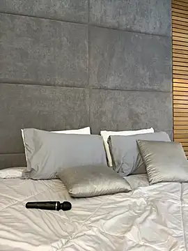 EllaSanz_ webcam