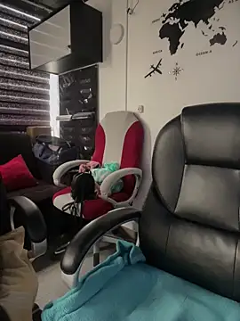 Isabella-Teen live cam