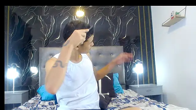 PhillipCox live cam
