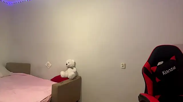 cute_nessy webcam