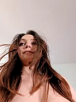 MelinaMoon Live Webcam on Stripchat