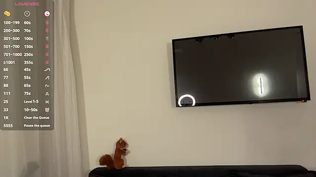 Ur_neighbor_Kira webcam