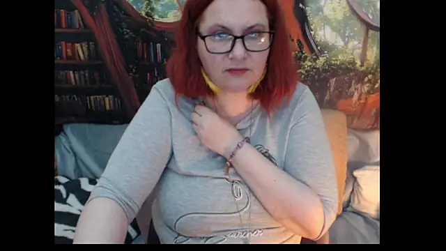 PlayfullMature webcam