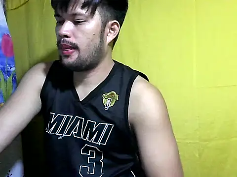 HairyHottestpinoyHandsome webcam