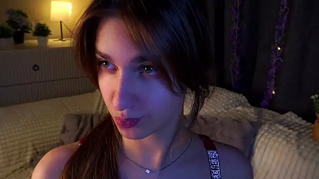 ClarineCasebolt webcam