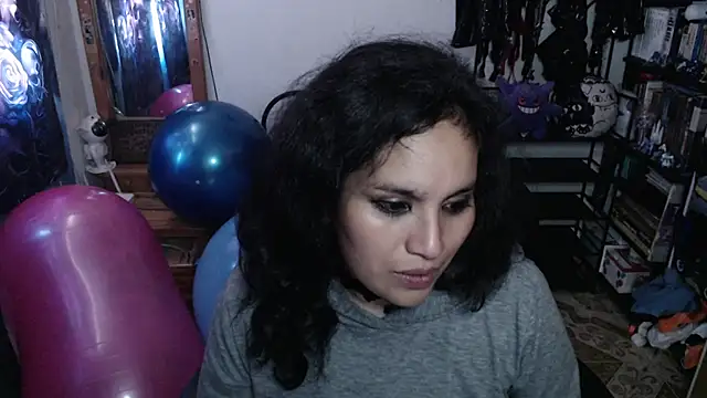 kureiji_hentaii webcam