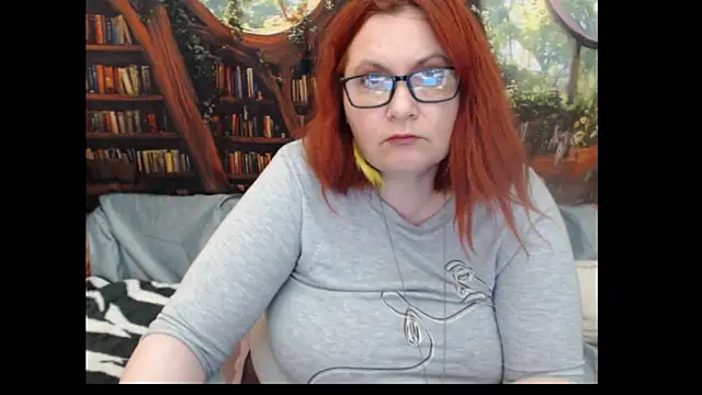 PlayfullMature webcam